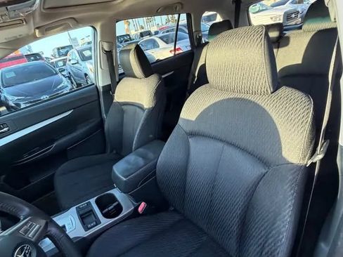 Used 2011 Subaru Outback 2.5i Premium AWD/4WD image 10