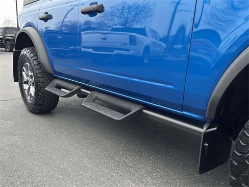 Used 2024 Ford Bronco Badlands image 7