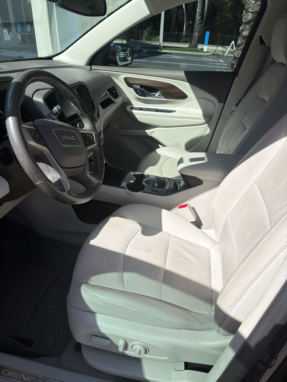Used 2018 GMC Terrain Denali w/ Advanced Safety Package FWD image 4