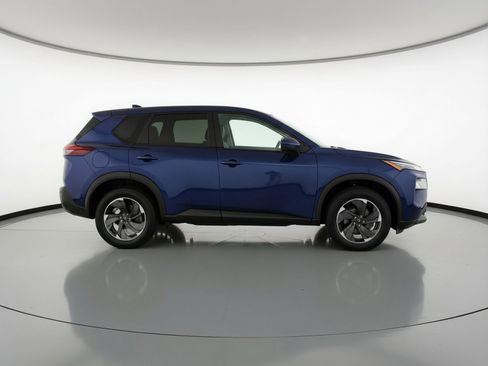 Used 2025 Nissan Rogue SV image 11