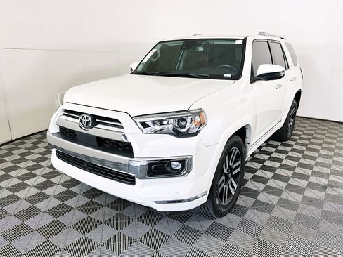 Used 2022 Toyota 4Runner Limited RWD image 7