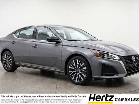 Used 2025 Nissan Altima 2.5 SV FWD image 1