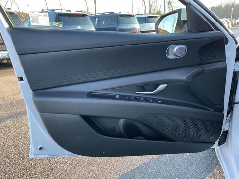 Certified 2025 Hyundai Elantra Blue image 5