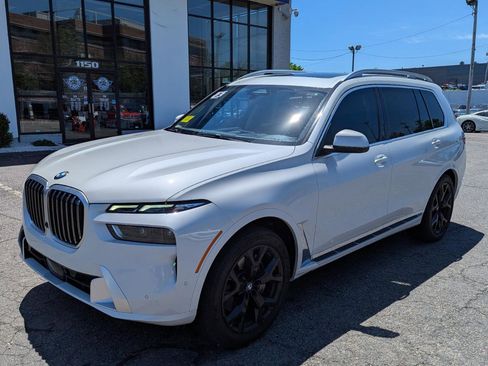 Used 2023 BMW X7 xDrive40i w/ Premium Package AWD/4WD image 2