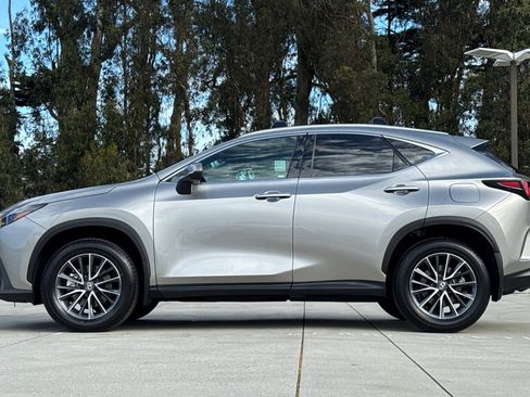 Used 2025 Lexus NX 250 FWD w/ Accessory Package (Z2) image 2
