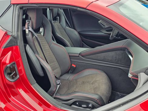 Used 2021 Chevrolet Corvette Stingray Premium Conv w/ Z51 Performance Package RWD image 25