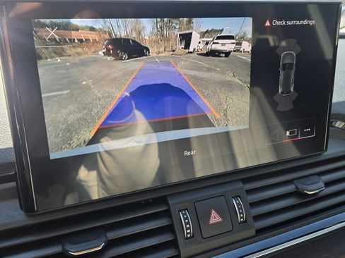 Used 2022 Audi Q5 2.0T Premium w/ Convenience Package image 13