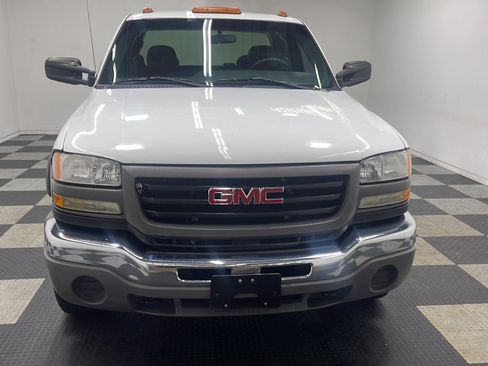 Used 2006 GMC Sierra 2500 W/T w/ Heavy-Duty Power Package AWD/4WD image 5