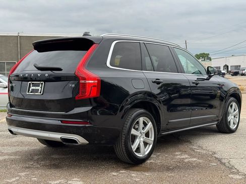 Used 2021 Volvo XC90 T5 Momentum w/ Climate Package FWD image 7