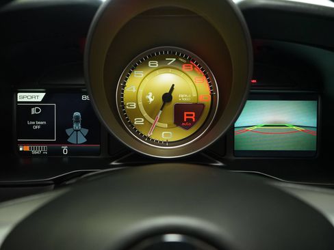 Used 2021 Ferrari F8 Tributo RWD image 14