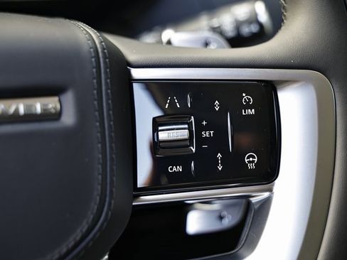 New 2025 Land Rover Range Rover Long Wheelbase SE image 43