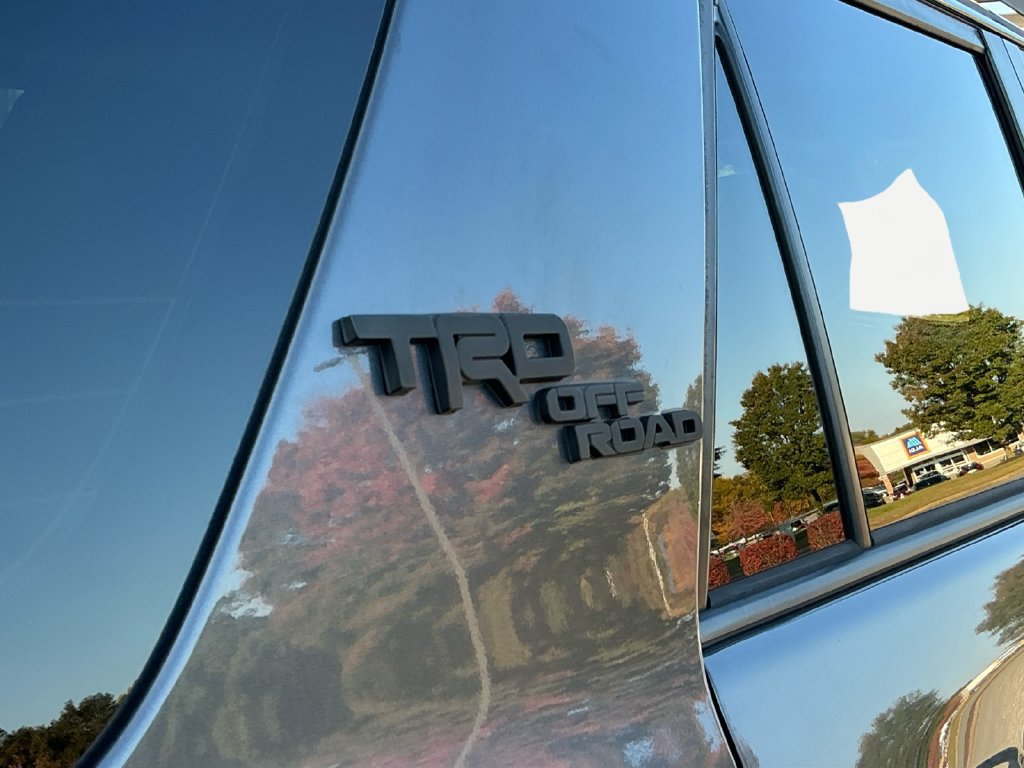 Used 2021 Toyota 4Runner TRD Off-Road Premium w/ Moonroof Package AWD/4WD image 19