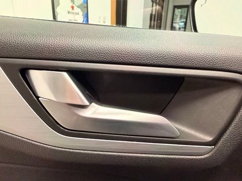 Used 2025 Ford Escape Platinum AWD/4WD image 21
