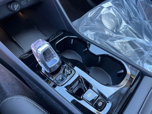 New 2026 Volvo XC40 B5 Ultra w/ Protection Package Premier AWD/4WD image 18