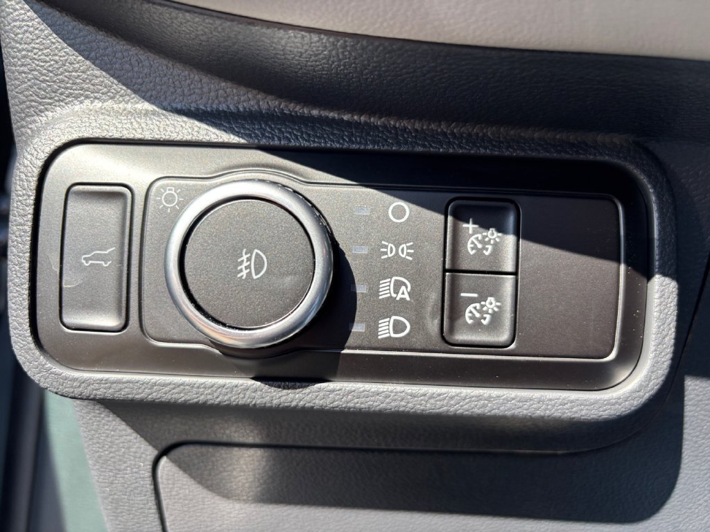 Used 2026 Ford Explorer Active w/ Active Comfort Package AWD/4WD image 19