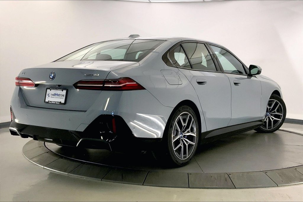 Used 2025 BMW i5 xDrive40 w/ M Sport Package AWD/4WD image 11