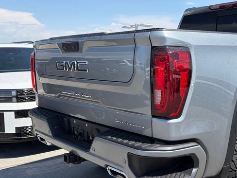 Used 2023 GMC Sierra 1500 Denali w/ Denali Reserve Package AWD/4WD image 4