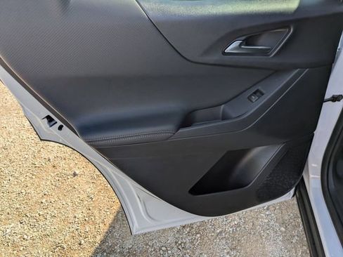 New 2026 Chevrolet Equinox LT w/ Safety and Technology Package FWD image 24