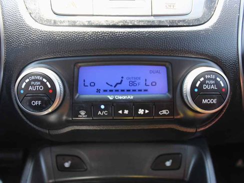 Used 2015 Hyundai Tucson Limited w/ Option Group 03 FWD image 21