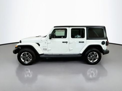 Used 2020 Jeep Wrangler Unlimited Sahara AWD/4WD image 4