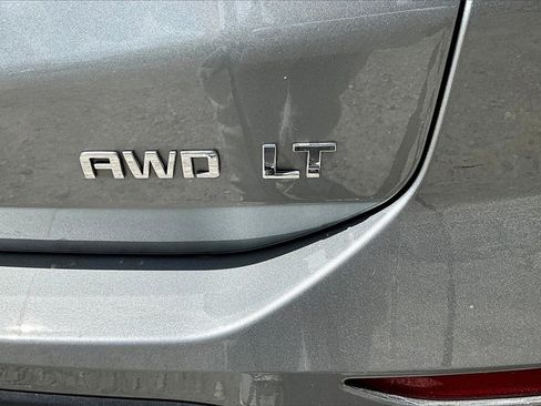 Used 2023 Chevrolet Equinox LT w/ Driver Convenience Package image 8