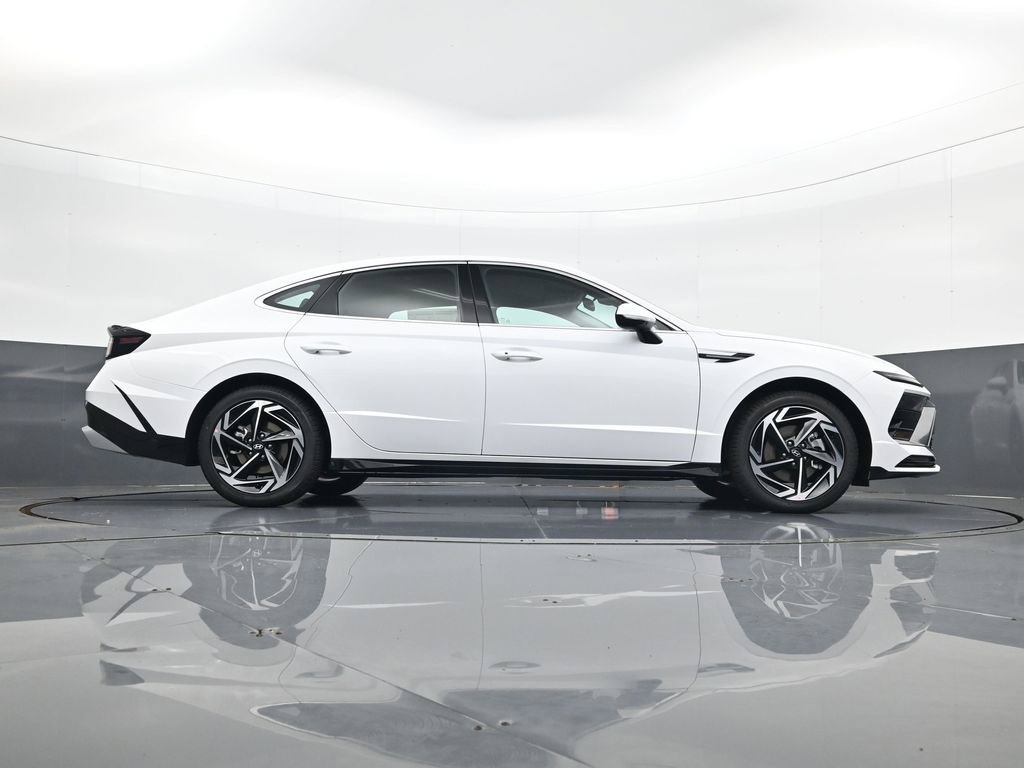 New 2026 Hyundai Sonata SEL FWD image 24