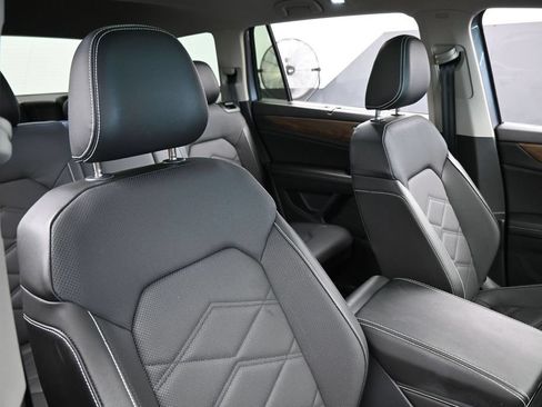 Used 2024 Volkswagen Atlas SE w/ Panoramic Sunroof Package FWD image 44