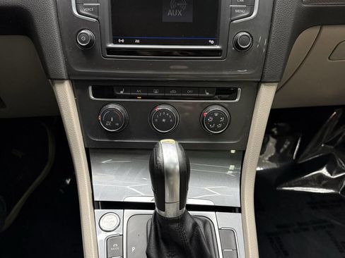 Used 2017 Volkswagen Golf Alltrack SE AWD/4WD image 28