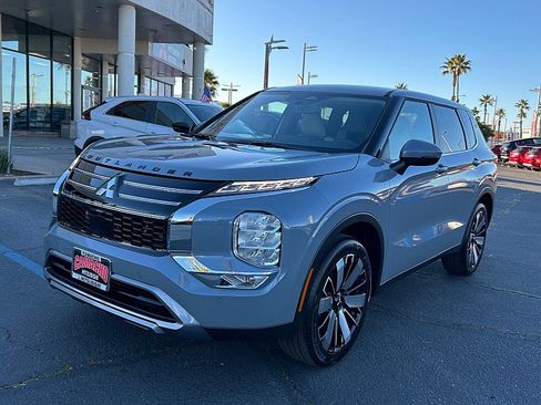 New 2026 Mitsubishi Outlander SE image 7