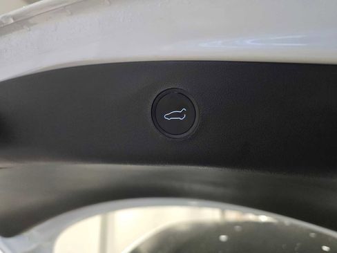 Used 2022 Tesla Model 3 image 21