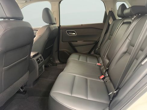 Used 2021 Nissan Rogue SV w/ Premium Package FWD image 14