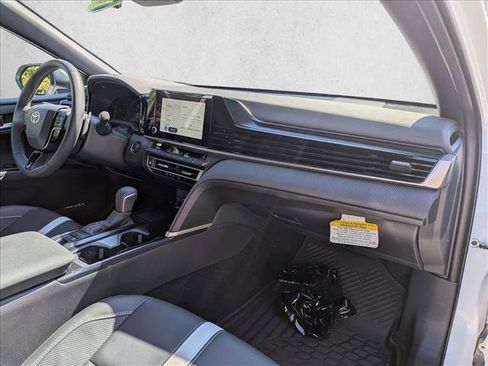 Used 2025 Toyota Camry SE image 20