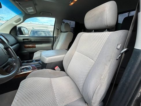Used 2011 Toyota Tundra 4x4 Double Cab w/ SR5 Pkg image 4