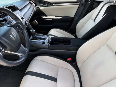 Used 2018 Honda Civic Sport image 22