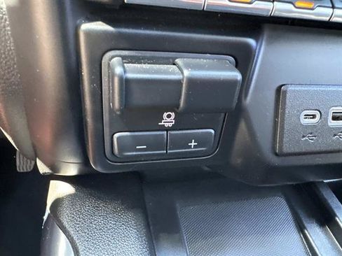 Used 2021 Chevrolet Silverado 1500 LTZ w/ LTZ Premium Package AWD/4WD image 18