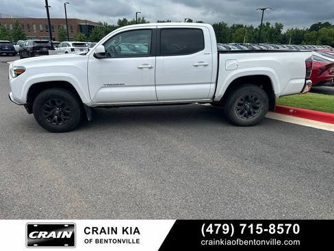 Used 2020 Toyota Tacoma SR5 RWD image 4