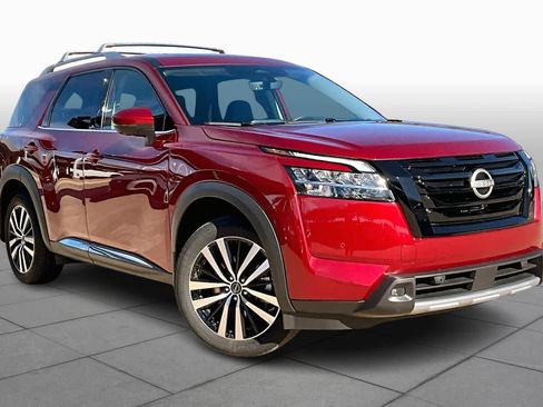 Used 2024 Nissan Pathfinder Platinum w/ Black Appearance Package image 2