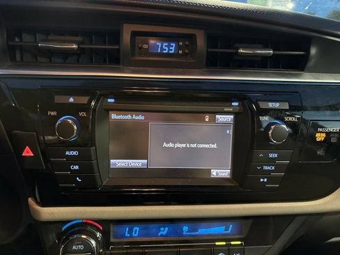Used 2014 Toyota Corolla LE FWD image 13