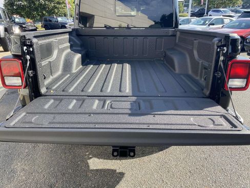 New 2026 Jeep Gladiator Sport AWD/4WD image 9