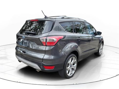 Used 2018 Ford Escape Titanium image 3