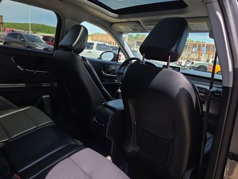 Used 2022 Lincoln Corsair AWD w/ Premium Package image 19
