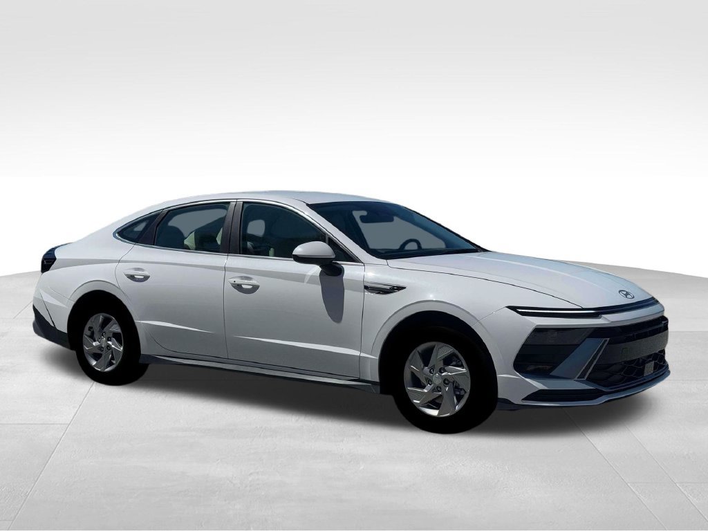 Used 2026 Hyundai Sonata SE FWD image 12