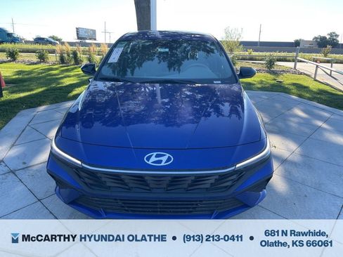 Certified 2025 Hyundai Elantra Sport FWD image 11