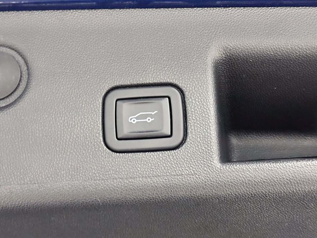 Used 2023 Chevrolet Equinox LT AWD/4WD image 13