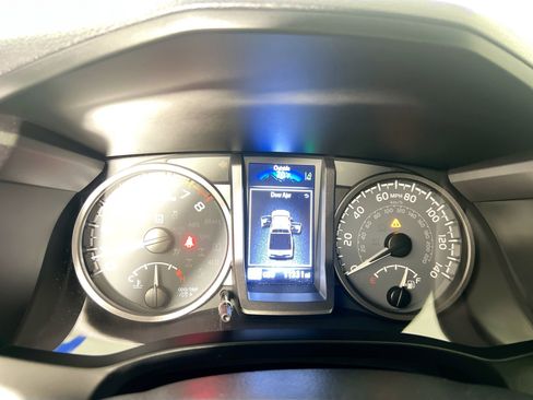 Used 2023 Toyota Tacoma TRD Off-Road image 23