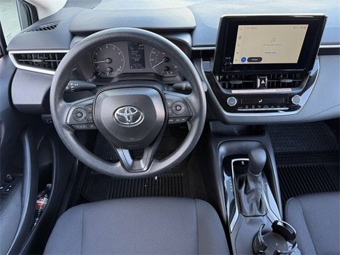Used 2025 Toyota Corolla LE image 12
