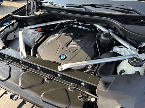 Used 2023 BMW X5 xDrive40i AWD/4WD image 17