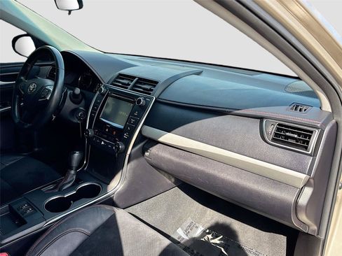 Used 2016 Toyota Camry XSE FWD image 27