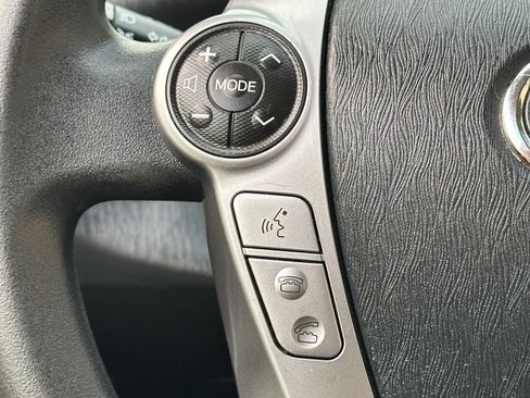 Used 2015 Toyota Prius V Three image 31