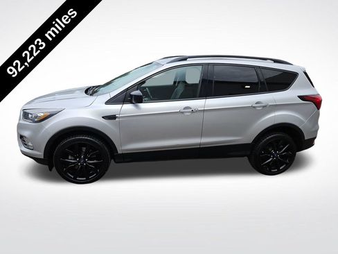 Used 2019 Ford Escape SE AWD/4WD image 2
